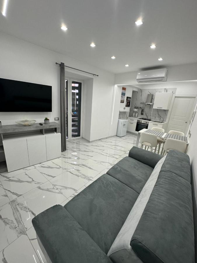Mavy House * Naples